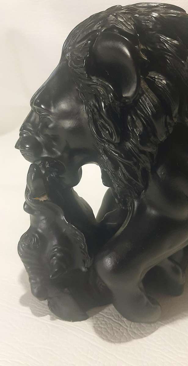 MAJESTIC LION vs WARTHOG RESIN SCULPTURE - EXQUISITE WILDLIFE ART