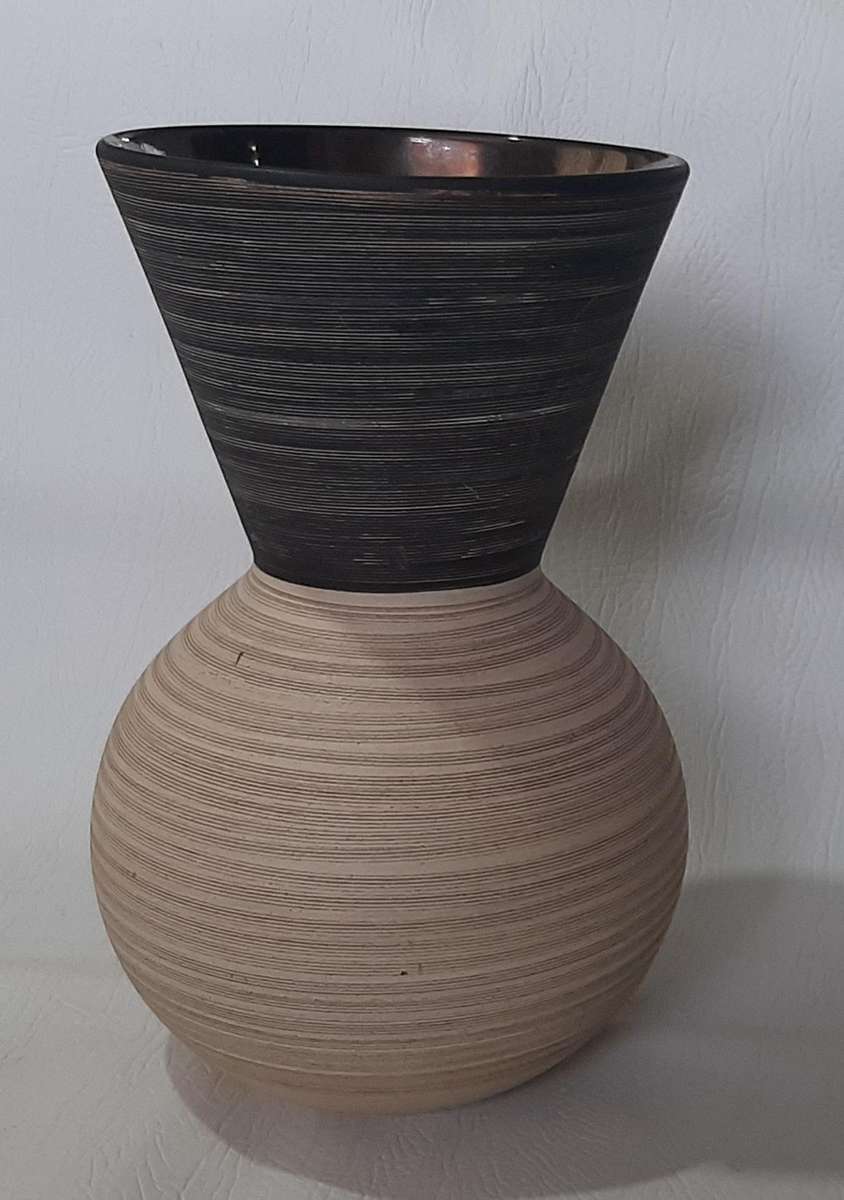 UNIQUE HANDCRAFTED CERAMIC VASE - STUNNING TEXTURED DESIGN WITH BRONZE INTERIOR