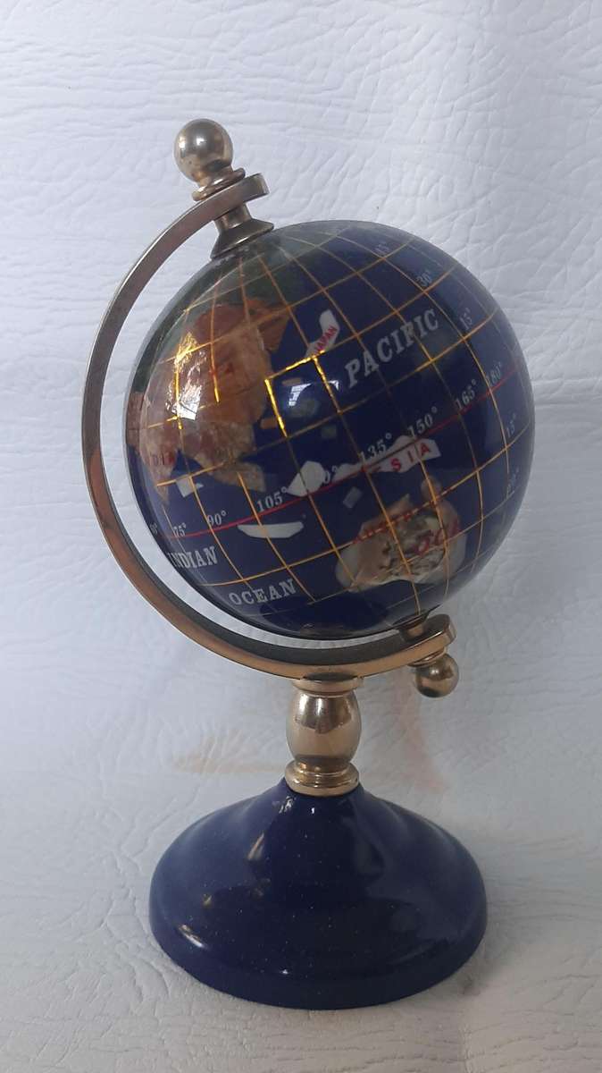 EXQUISITE SEMI-PRECIOUS STONE GLOBE - 15cm TALL MASTERPIECE