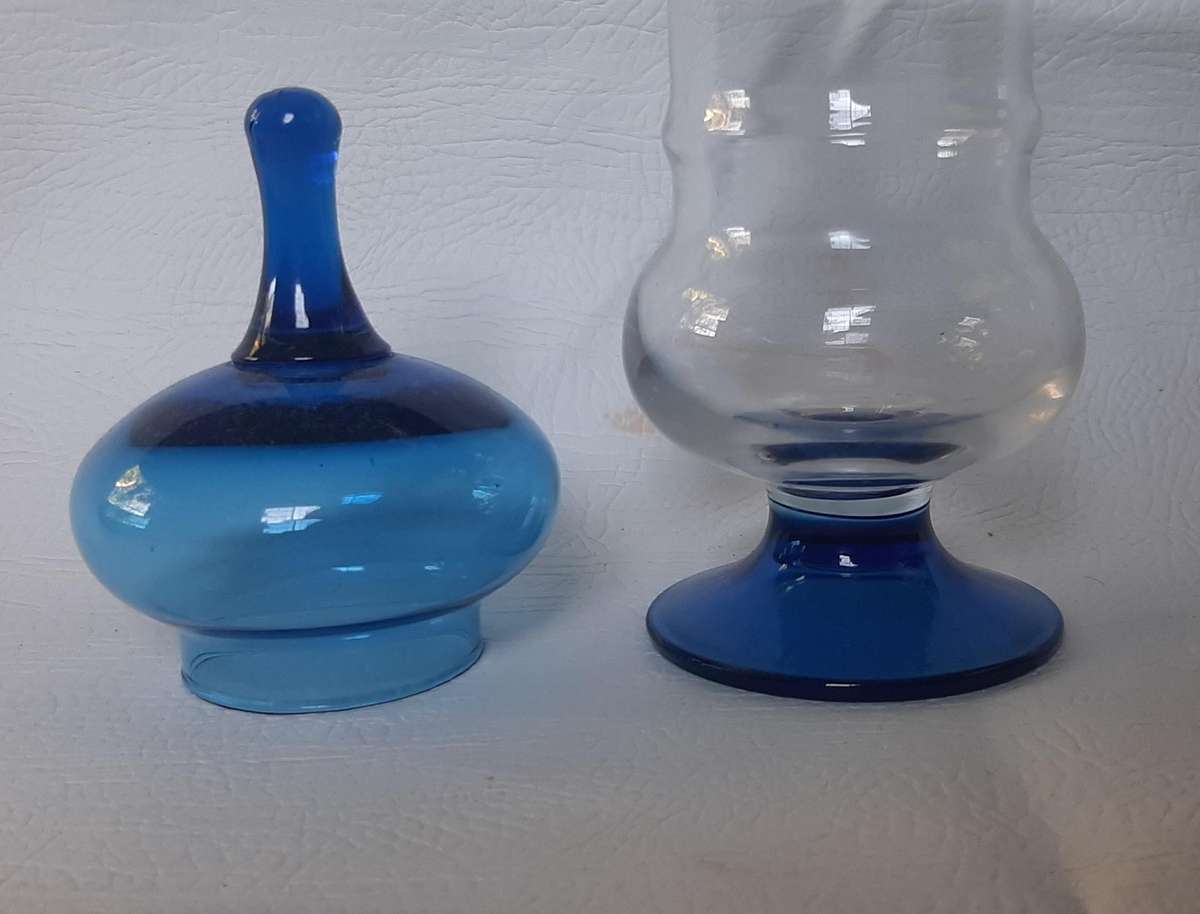 EXQUISITE VINTAGE BLUE GLASS VANITY JAR WITH LID - 32.5cm TALL - EXCELLENT CONDITION
