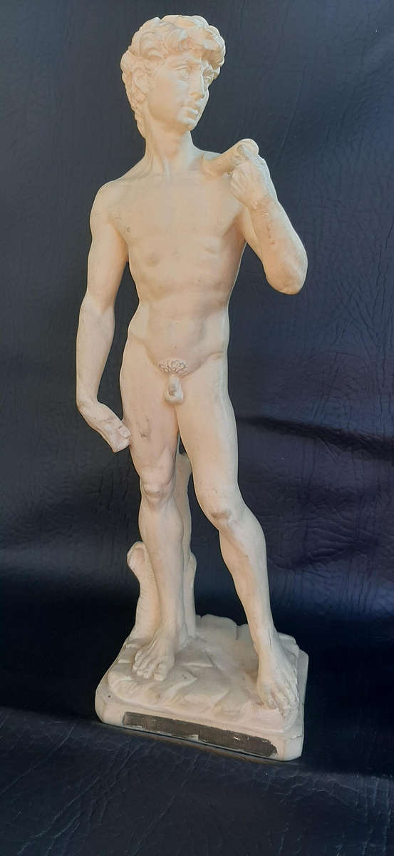 CLASSIC 24cm IVORINE DAVID STATUE - BOLD, MINIMALIST ELEGANCE