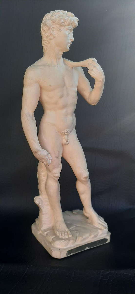CLASSIC 24cm IVORINE DAVID STATUE - BOLD, MINIMALIST ELEGANCE