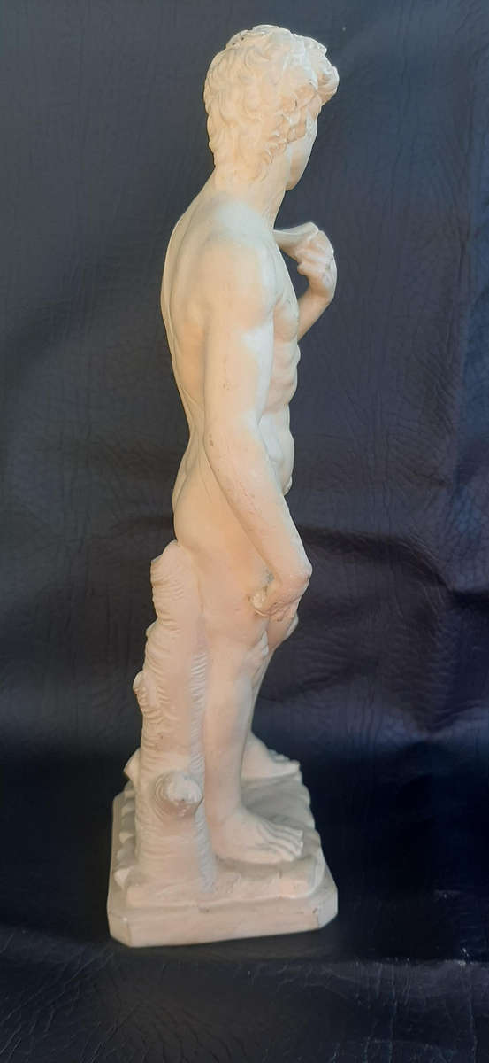 CLASSIC 24cm IVORINE DAVID STATUE - BOLD, MINIMALIST ELEGANCE