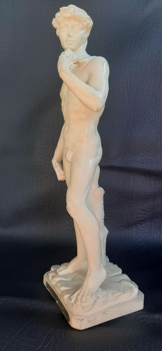 CLASSIC 24cm IVORINE DAVID STATUE - BOLD, MINIMALIST ELEGANCE