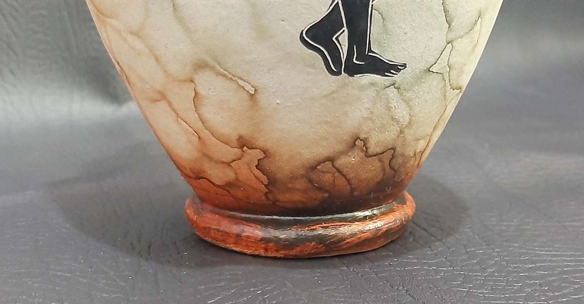 GREEK MYTHOLOGY-INSPIRED CERAMIC VASE  TIMELESS BEAUTY IN EXCELLENT CONDITION