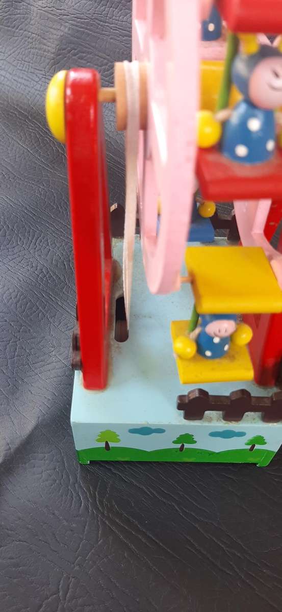 WHIRLS OF MEMORY  VINTAGE WOODEN FERRIS WHEEL MUSIC BOX (21.5 CM)