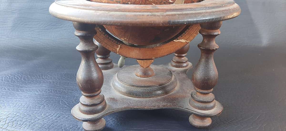 TRAVELLED TIME  VINTAGE WOODEN GLOBE & STAND (17 × 17 × 18 CM)