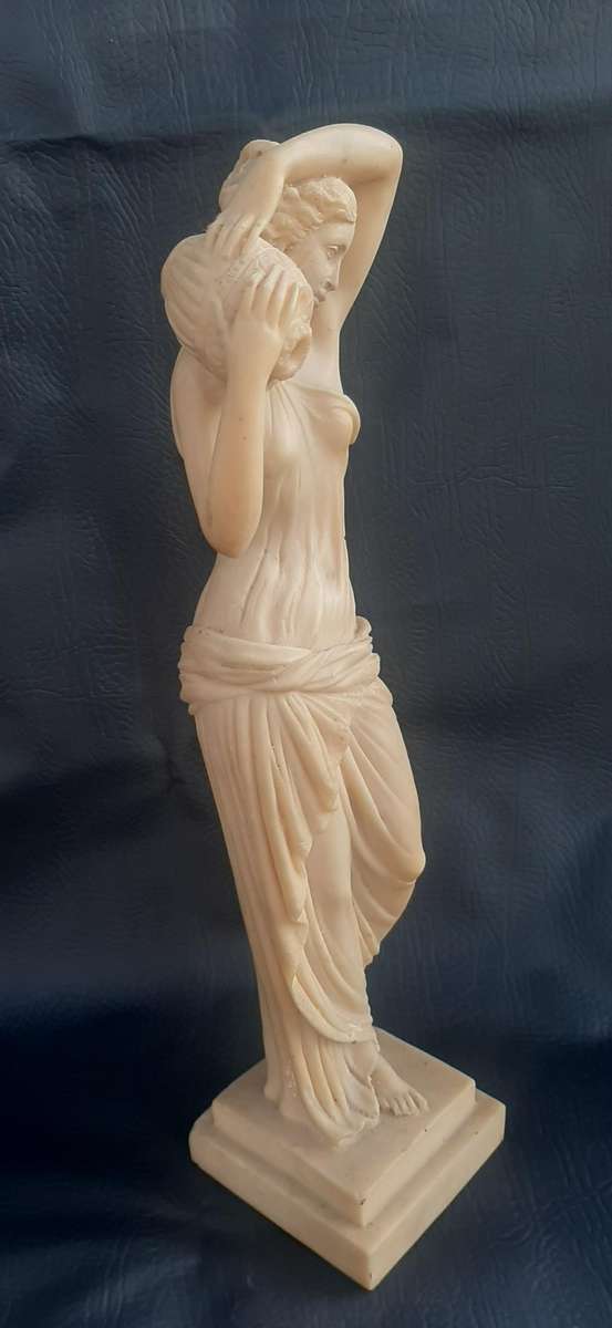 WATER BEARER  CLASSICAL LADY STATUE WITH VASE (39CM)