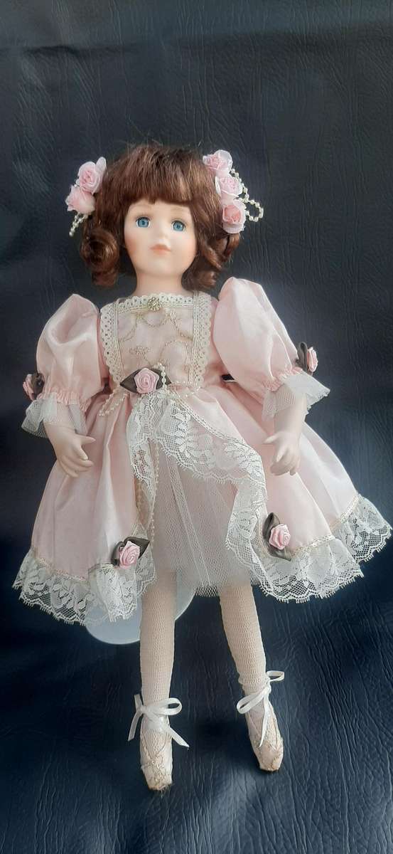 LEONARDO ROSE  PORCELAIN VICTORIAN DOLL WITH LACE STAND (38CM)