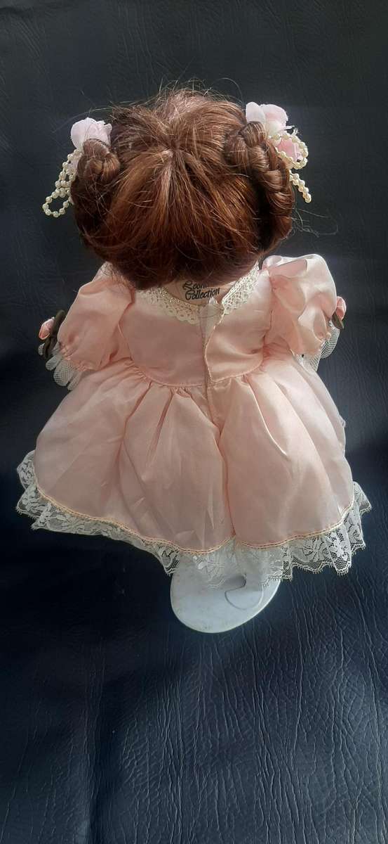 LEONARDO ROSE  PORCELAIN VICTORIAN DOLL WITH LACE STAND (38CM)