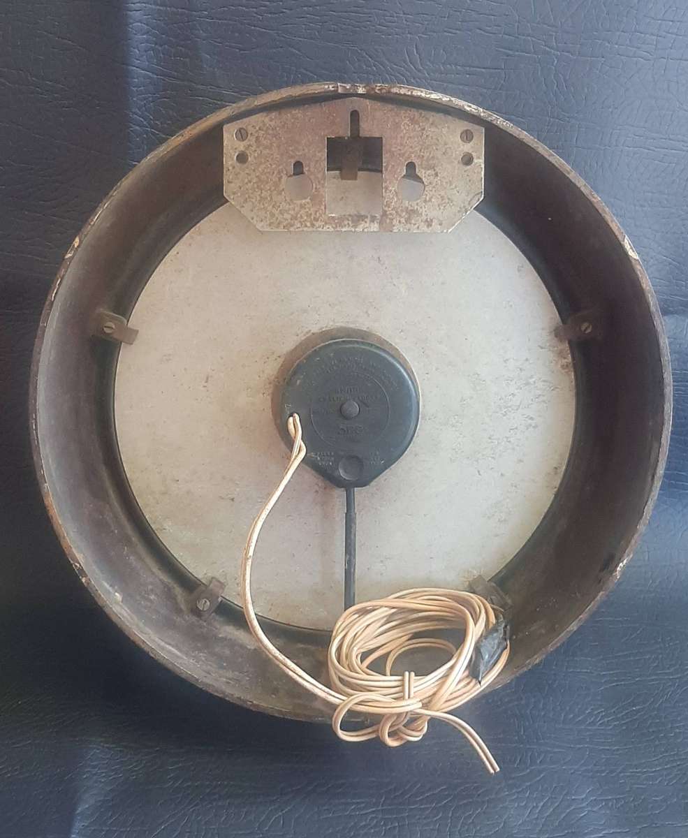 SMITHS SECTRIC  VINTAGE ENGLISH ELECTRIC WALL CLOCK (29CM DIAMETER, UNTESTED)