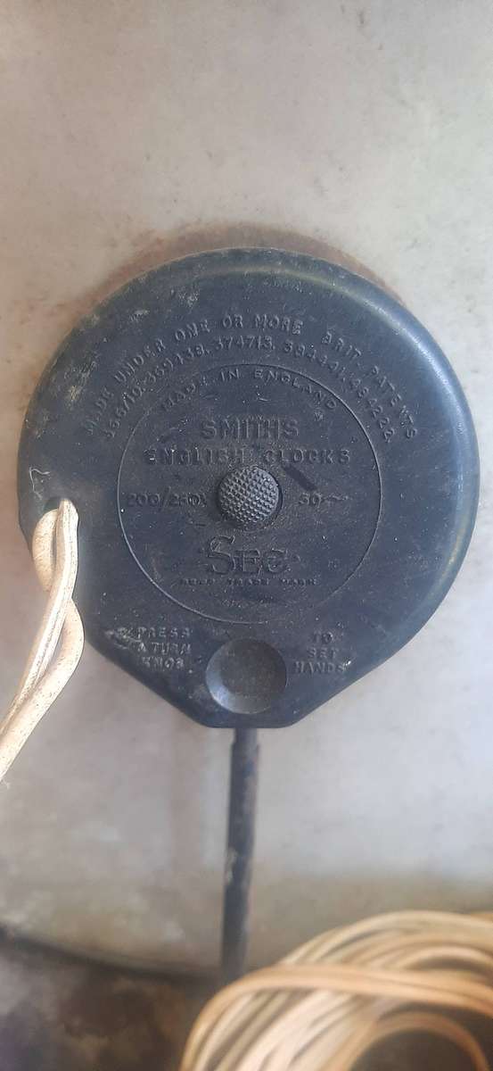 SMITHS SECTRIC  VINTAGE ENGLISH ELECTRIC WALL CLOCK (29CM DIAMETER, UNTESTED)