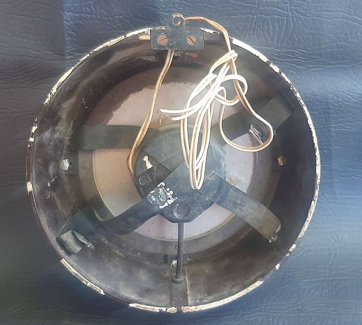 GENALEX  VINTAGE BRITISH ELECTRIC WALL CLOCK (20CM DIAMETER, UNTESTED)