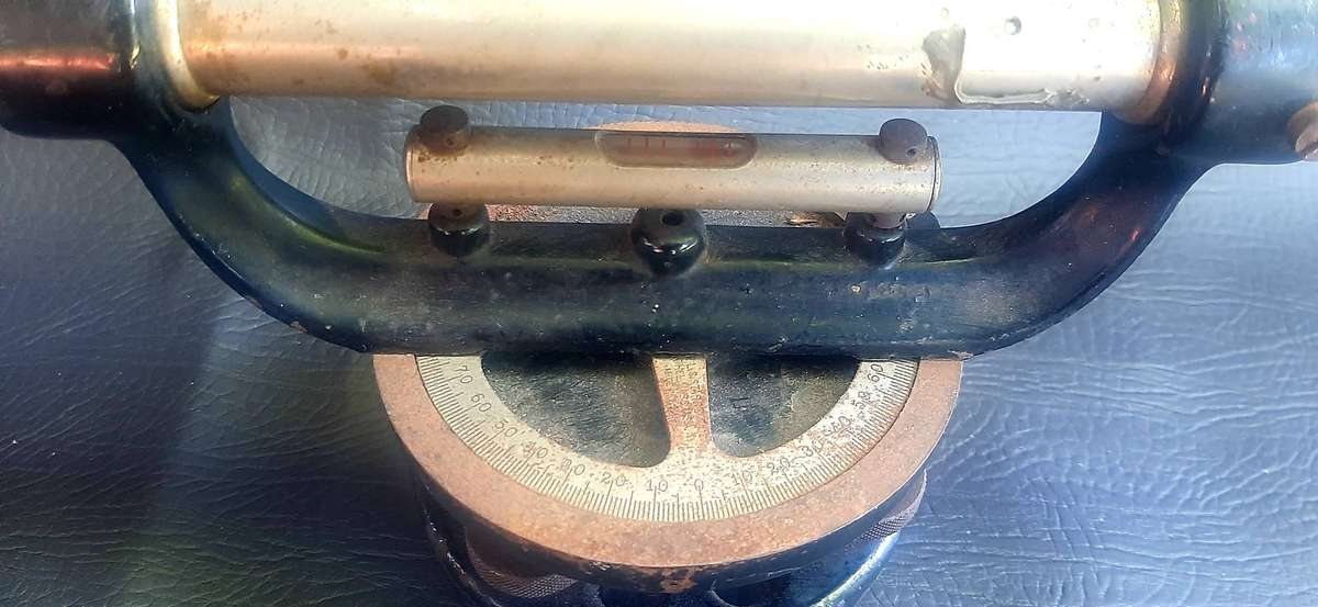 VINTAGE THEODOLITE  HEAVY METAL BODY, STAINLESS SCOPE, WORKING OPTICS (32CM)