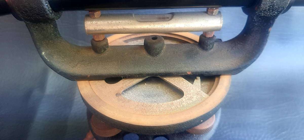 VINTAGE THEODOLITE  HEAVY METAL BODY, CRACKED LENS, WORKING OPTICS (32CM)