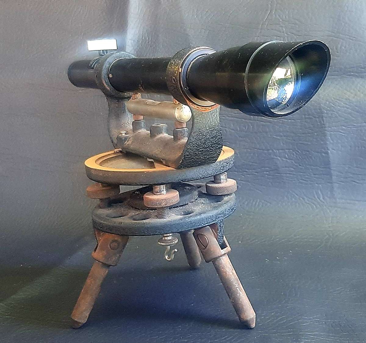 VINTAGE THEODOLITE  HEAVY METAL BODY, CRACKED LENS, WORKING OPTICS (32CM)