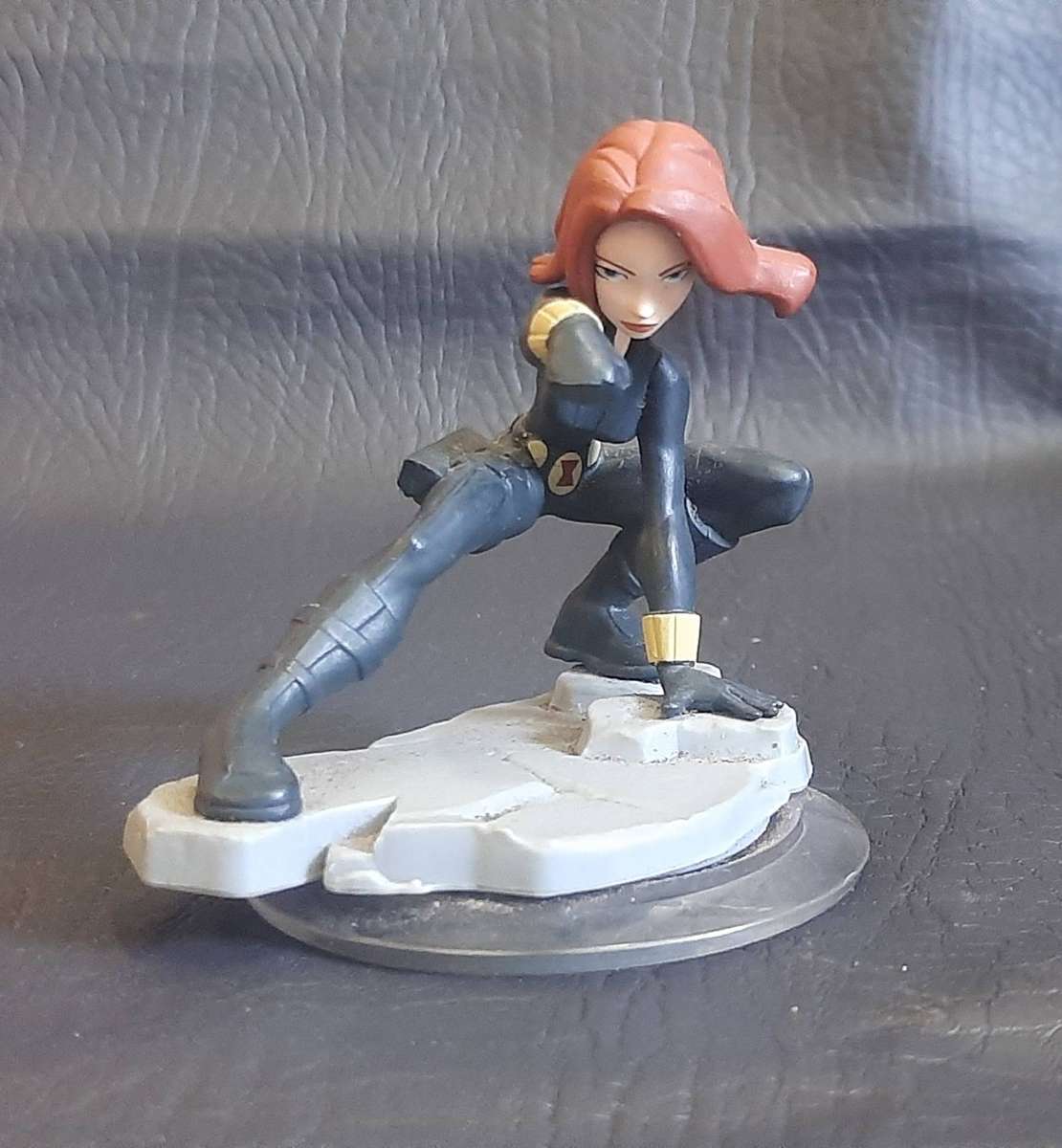 AVENGERS BUNDLE  DISNEY INFINITY 2.0 MARVEL FIGURES + COLLECTORS BOOK