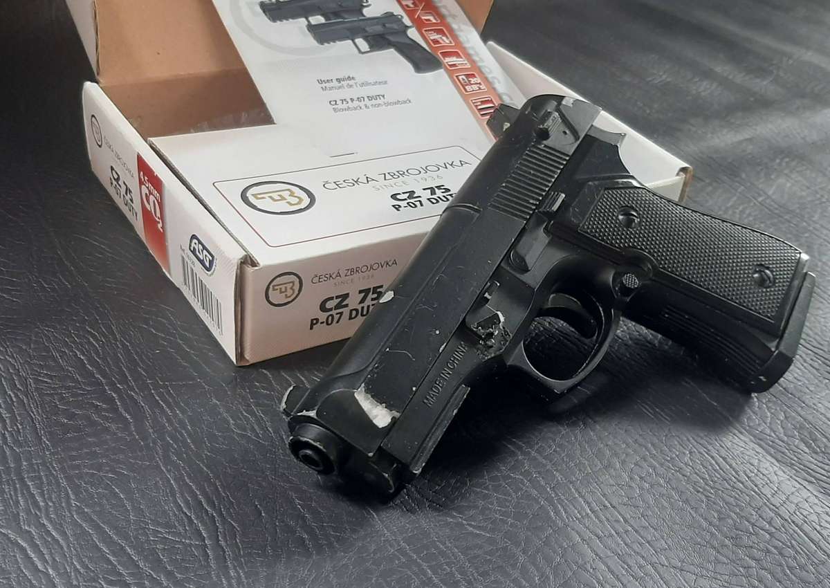 CZ 75 P-07 DUTY AIRGUN  CO POWERED, BLOWBACK ACTION, REFURBISHMENT NEEDED