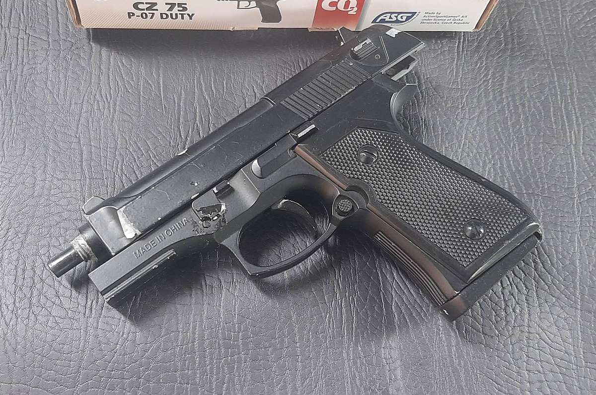 CZ 75 P-07 DUTY AIRGUN  CO POWERED, BLOWBACK ACTION, REFURBISHMENT NEEDED