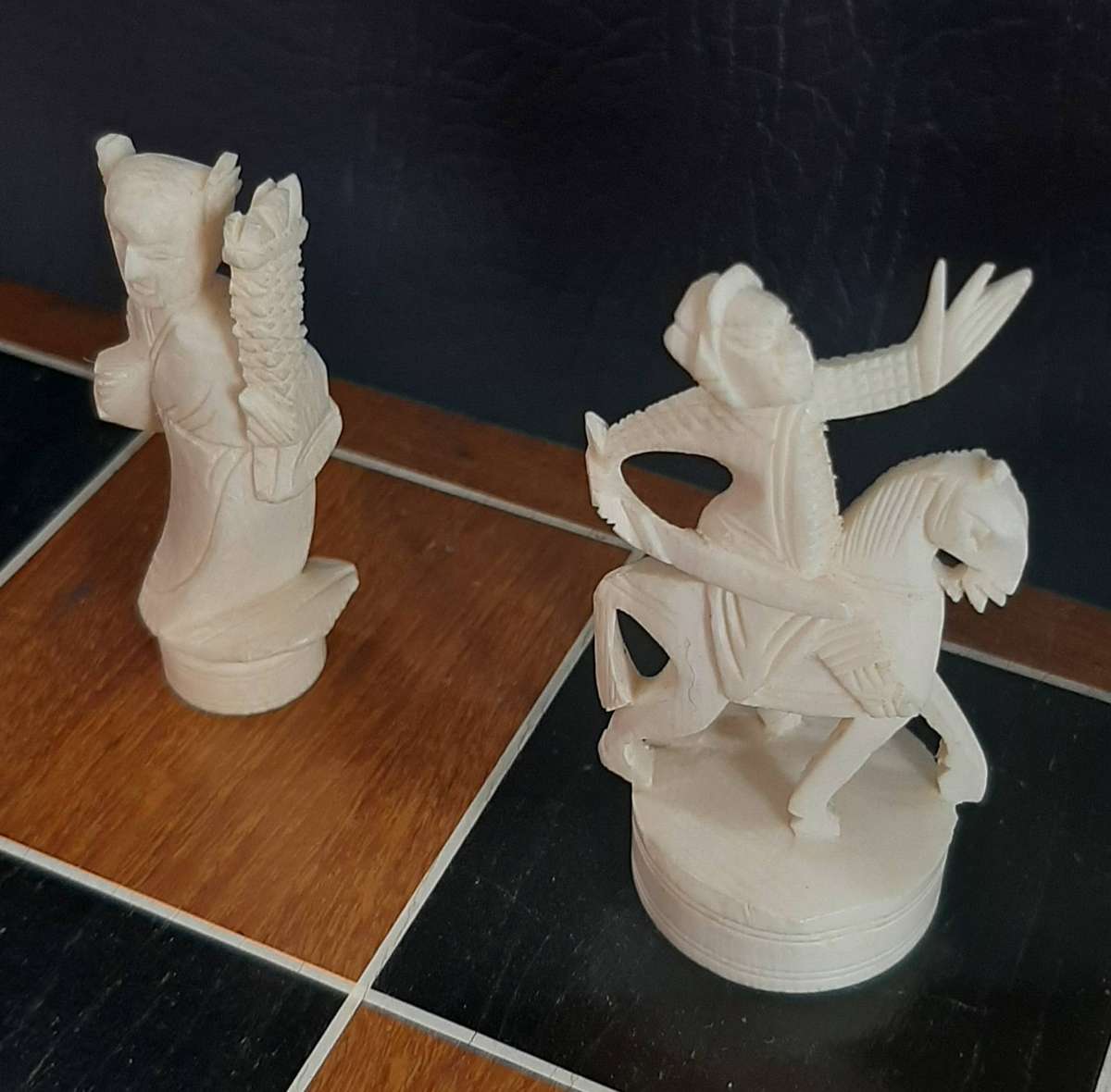 VINTAGE ORIENTAL CHESS SET  LARGE BOARD, SCULPTED RESIN PIECES, IVORY FEEL