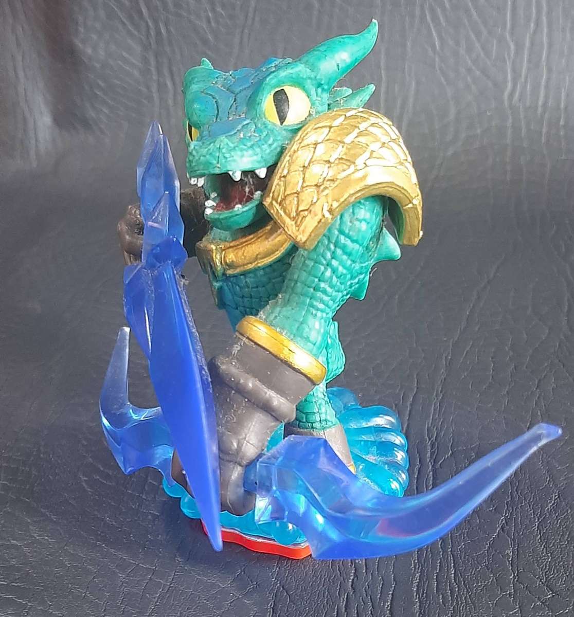 COLLECTORS LOT  7 FIGURES TOTAL