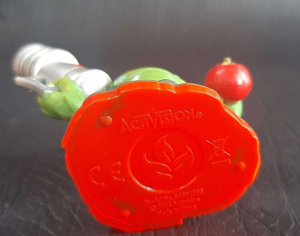 COLLECTORS LOT  7 FIGURES TOTAL