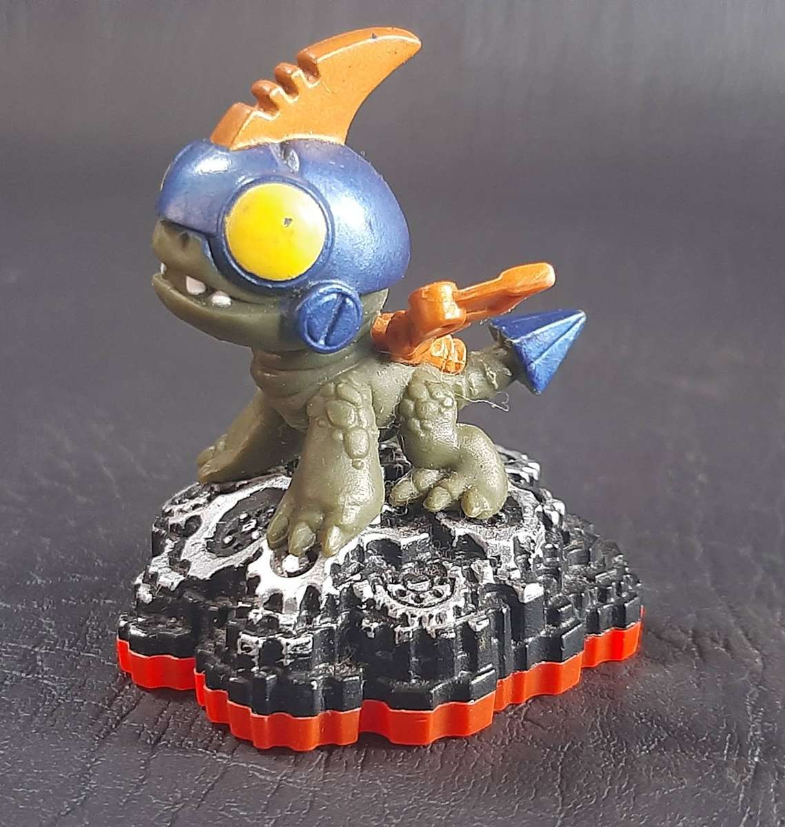 COLLECTORS LOT  7 FIGURES TOTAL