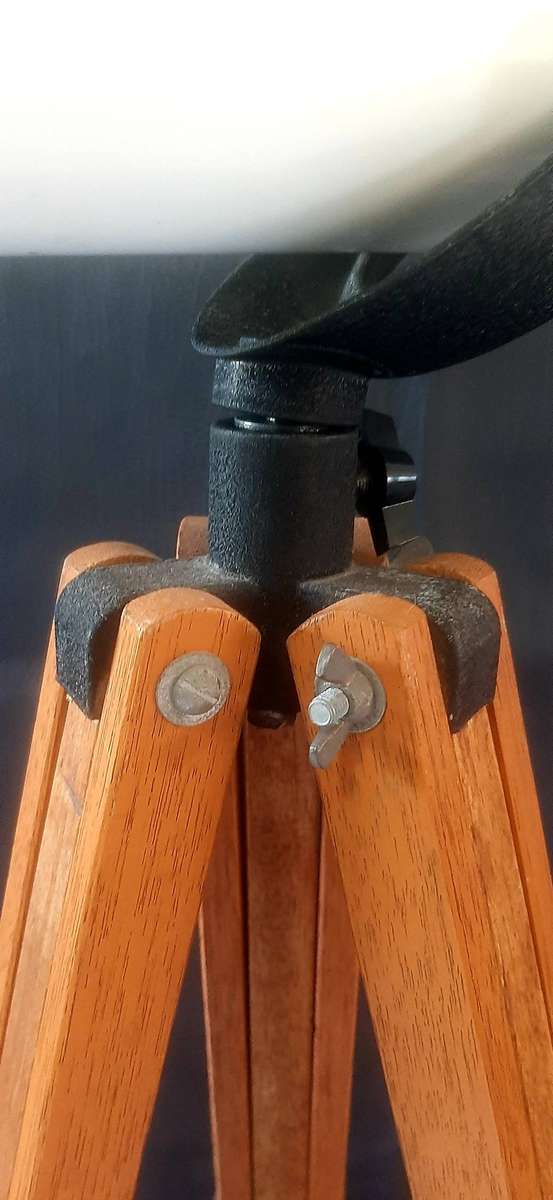 VINTAGE TOWA TELESCOPE  JAPANESE PRECISION ON WOODEN TRIPOD