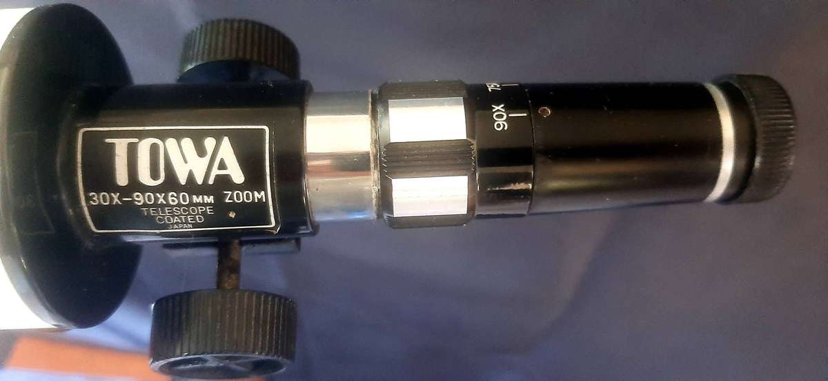 VINTAGE TOWA TELESCOPE  JAPANESE PRECISION ON WOODEN TRIPOD