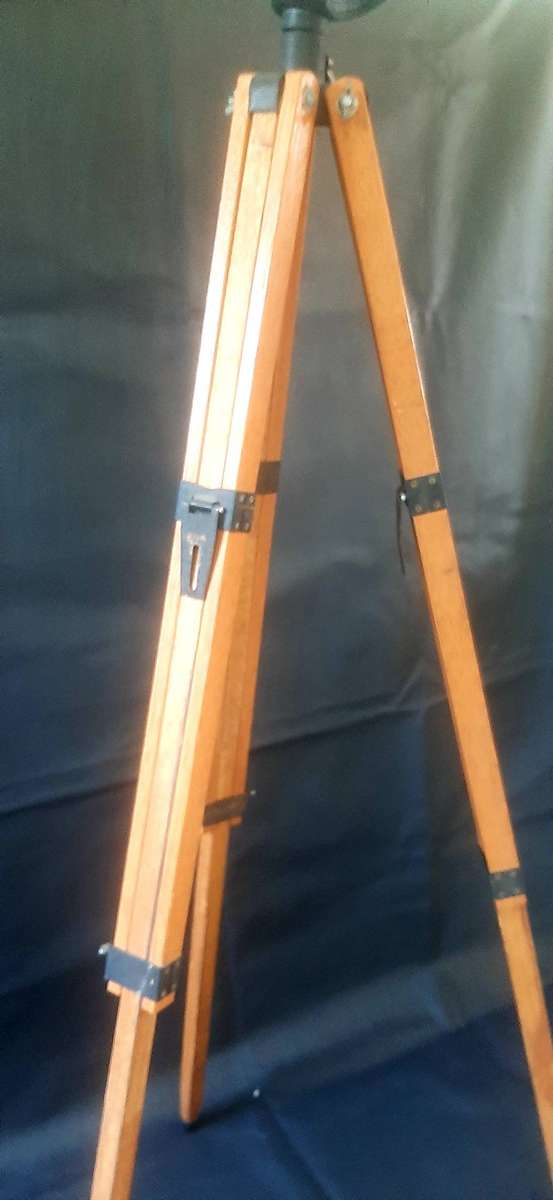 VINTAGE TOWA TELESCOPE  JAPANESE PRECISION ON WOODEN TRIPOD