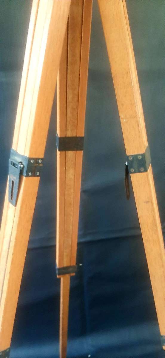 VINTAGE TOWA TELESCOPE  JAPANESE PRECISION ON WOODEN TRIPOD