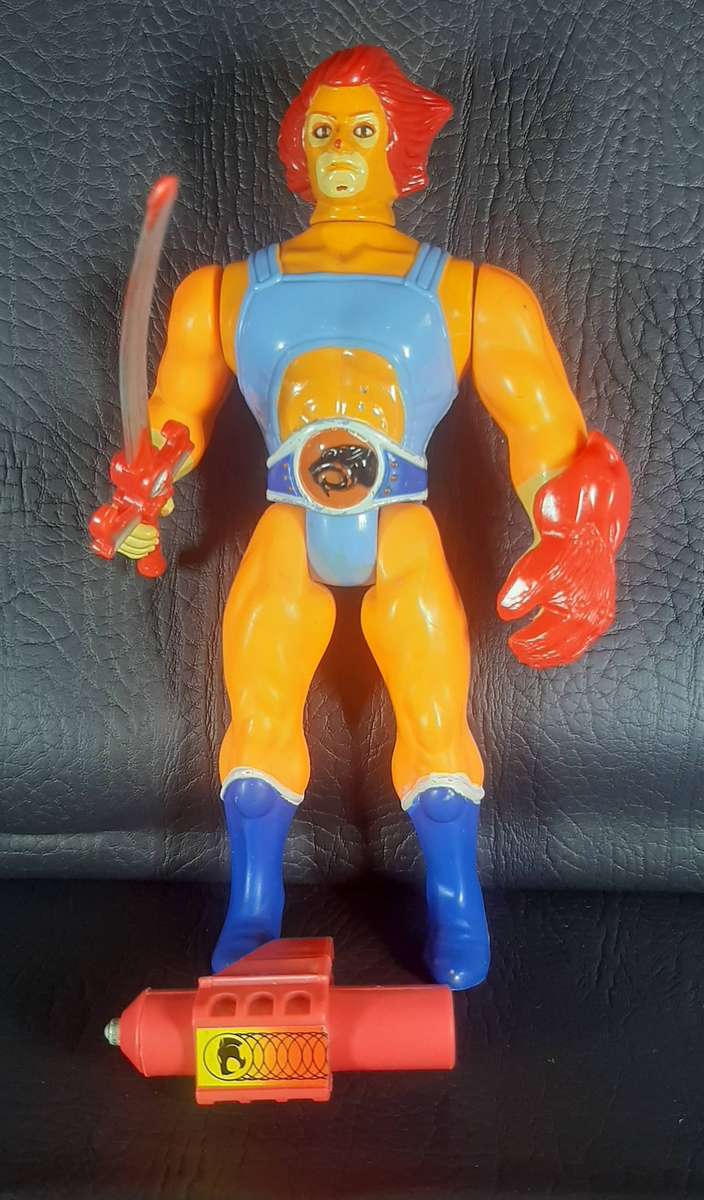 Lion-O with Sword of Omens, Claw Shield & Light-Up Ring Battle-Matic Action LJN 1985