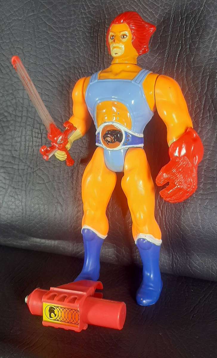 Lion-O with Sword of Omens, Claw Shield & Light-Up Ring Battle-Matic Action LJN 1985