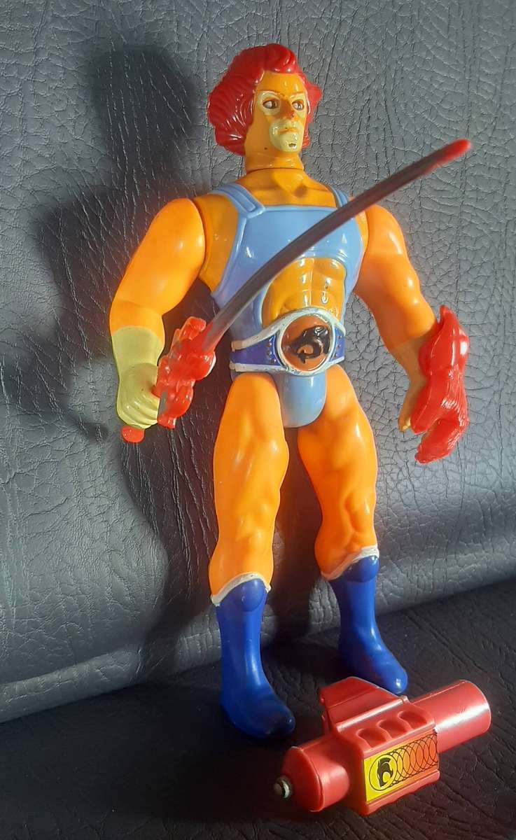 Lion-O with Sword of Omens, Claw Shield & Light-Up Ring Battle-Matic Action LJN 1985