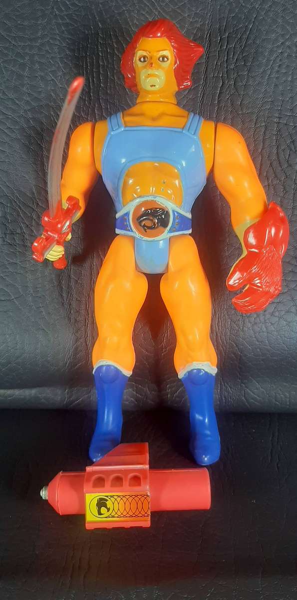 Lion-O with Sword of Omens, Claw Shield & Light-Up Ring Battle-Matic Action LJN 1985