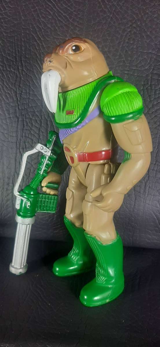 TUSKA WARRIOR  SERIES TWO (1986)  WALRUS COMMANDO WITH BLASTER  THUNDERCATS HERO  LJN