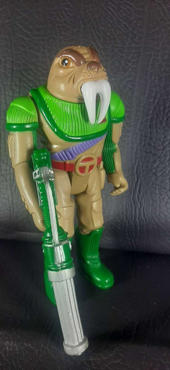 TUSKA WARRIOR  SERIES TWO (1986)  WALRUS COMMANDO WITH BLASTER  THUNDERCATS HERO  LJN