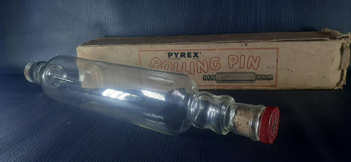 VINTAGE PYREX GLASS ROLLING PIN  WITH ORIGINAL BOX  EXCELLENT CONDITION