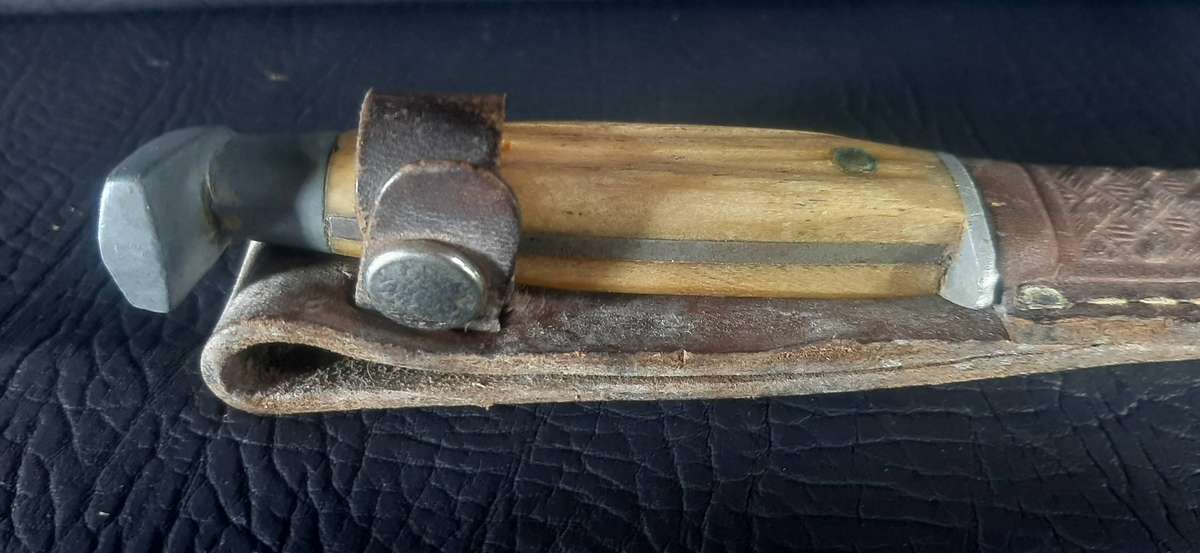 HANDMADE VINTAGE KNIFE  HORN HANDLE & LEATHER SHEATH  19.5CM  SHARP BLADE