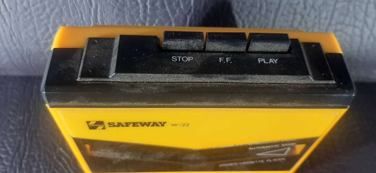 1980s YELLOW SAFEWAY WALKMAN  WORKING CONDITION, 3.5MM JACK COMPATIBLE