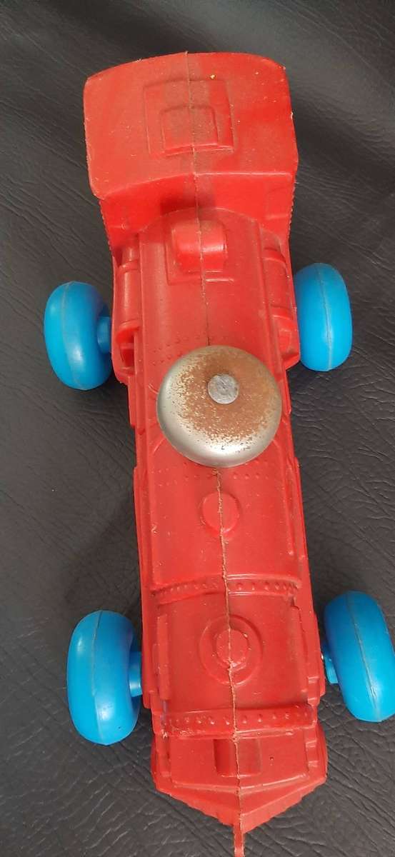EARLY 1980s PRIMA TOYS PULL-ALONG TRAIN  RED ENGINE WITH BLUE WHEELS