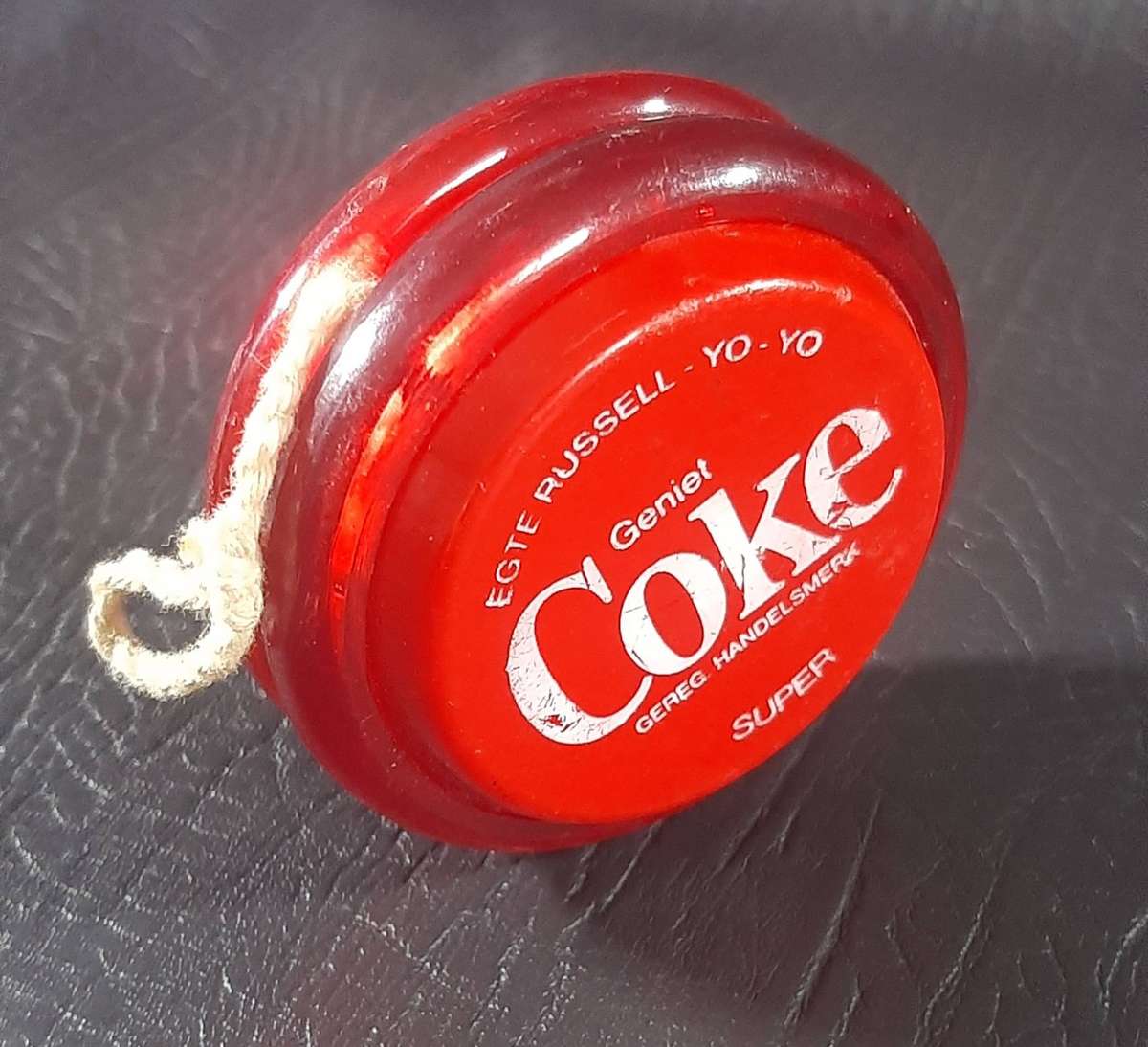RARE SOUTH AFRICAN "GENIET COKE" RUSSELL YO-YO  AFRIKAANS EDITION!