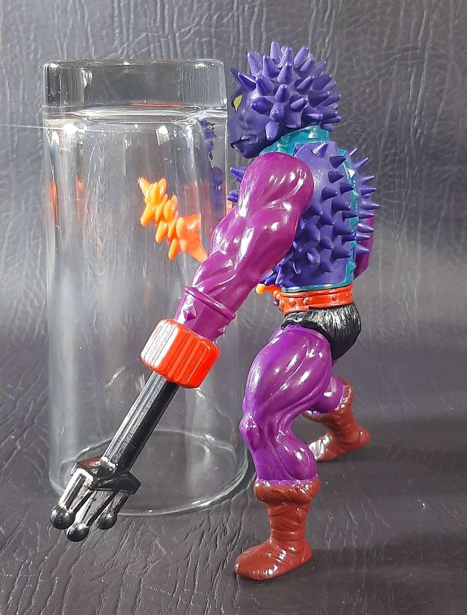 MASTERS OF THE UNIVERSE  SPIKOR (1985) EVIL WARRIOR WITH THE WICKED WRIST & ARMOR OF PAIN