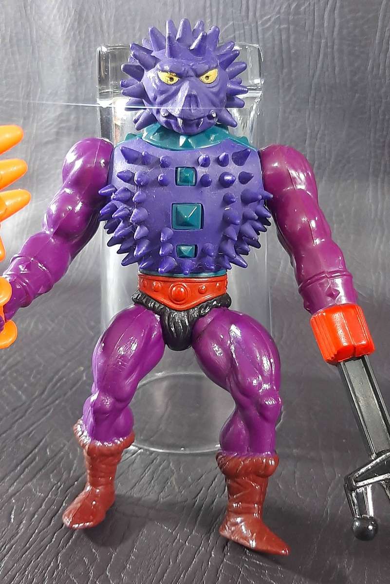 MASTERS OF THE UNIVERSE  SPIKOR (1985) EVIL WARRIOR WITH THE WICKED WRIST & ARMOR OF PAIN