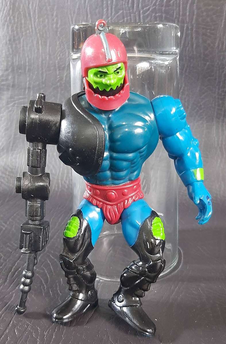 MASTERS OF THE UNIVERSE  TRAP JAW (1983) EVIL CYBORG WITH INTERCHANGEABLE ARM OF DOOM