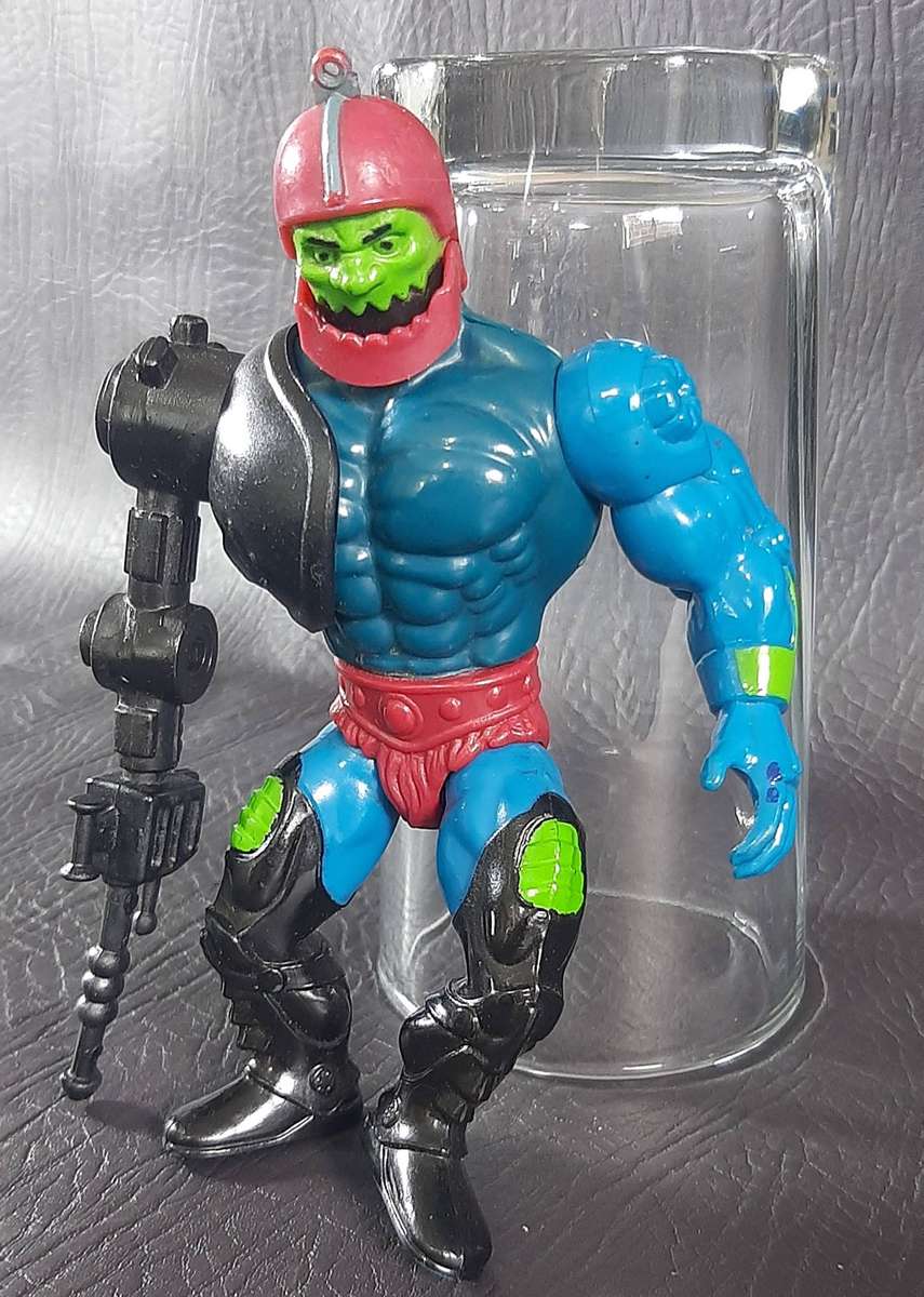MASTERS OF THE UNIVERSE  TRAP JAW (1983) EVIL CYBORG WITH INTERCHANGEABLE ARM OF DOOM