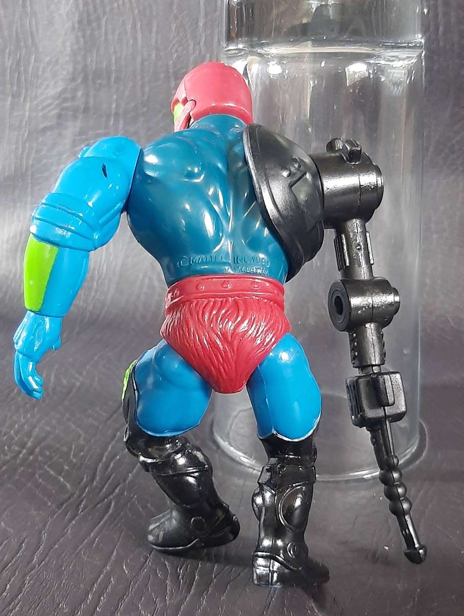 MASTERS OF THE UNIVERSE  TRAP JAW (1983) EVIL CYBORG WITH INTERCHANGEABLE ARM OF DOOM