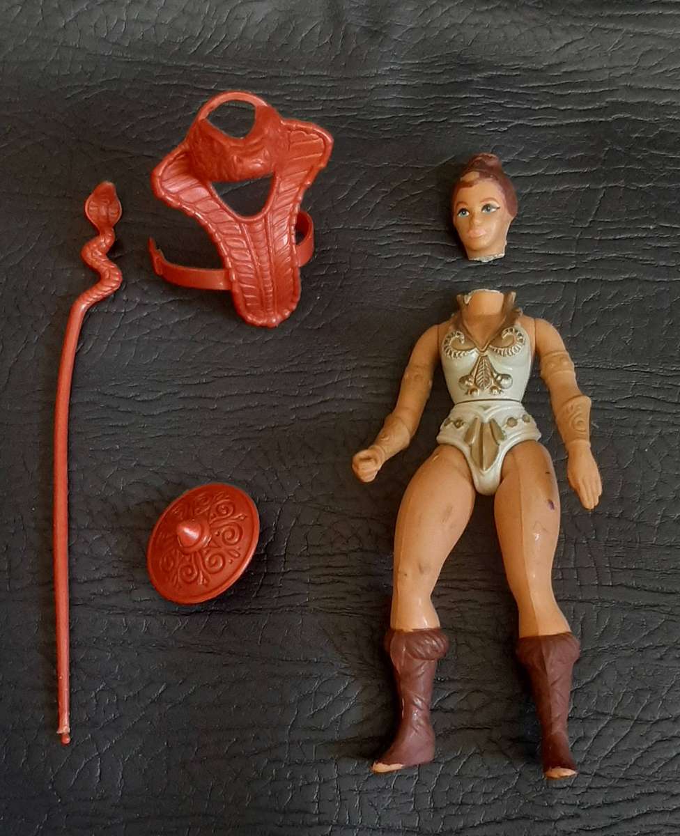 MASTERS OF THE UNIVERSE  TEELA (1982 FIRST WAVE EDITION)