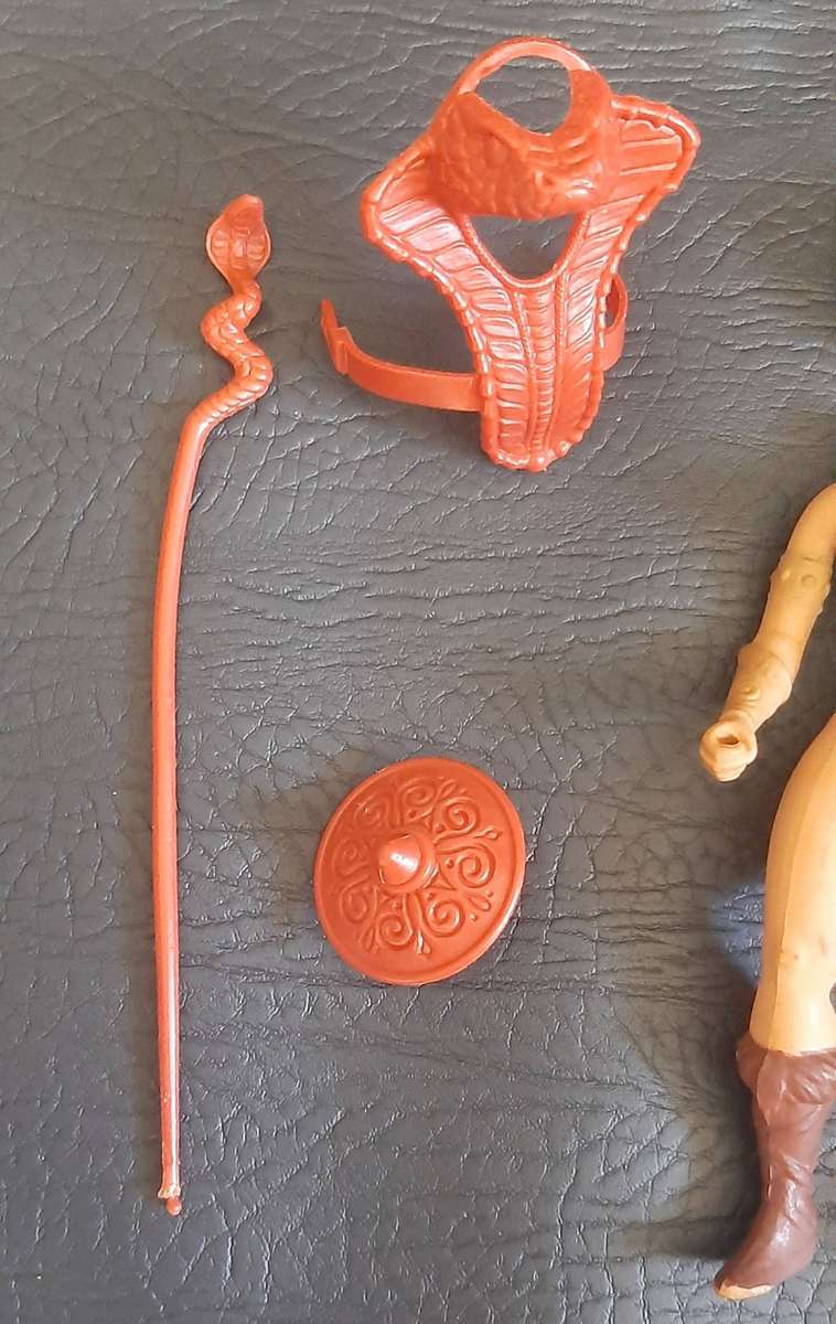 MASTERS OF THE UNIVERSE  TEELA (1982 FIRST WAVE EDITION)