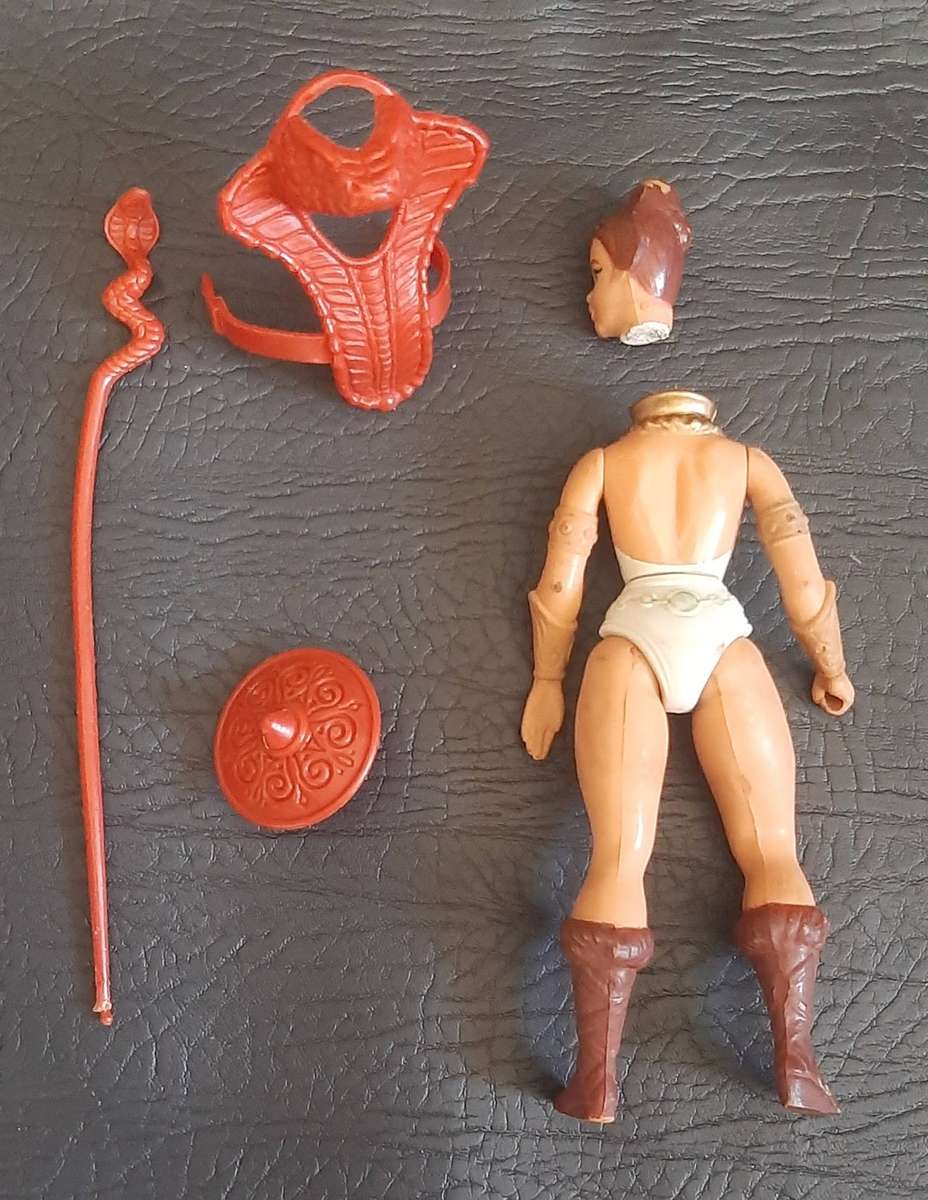 MASTERS OF THE UNIVERSE  TEELA (1982 FIRST WAVE EDITION)